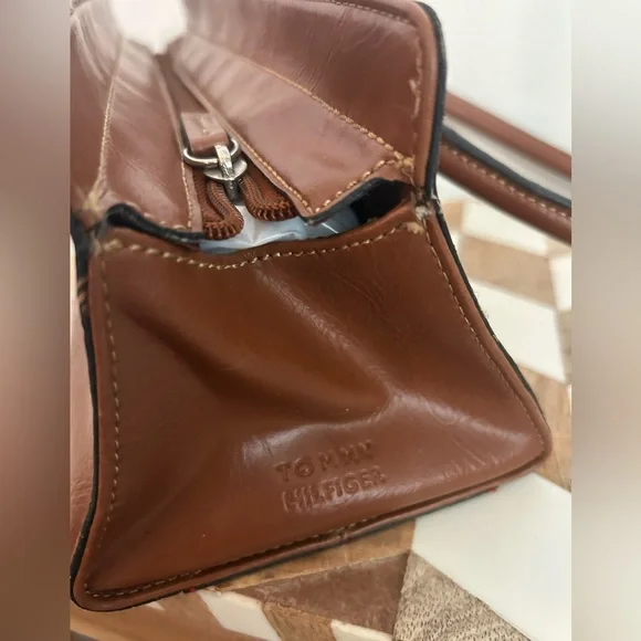 Vintage Tommy Hilfiger Brown Leather Shoulder Bag - Picture 2 of 8